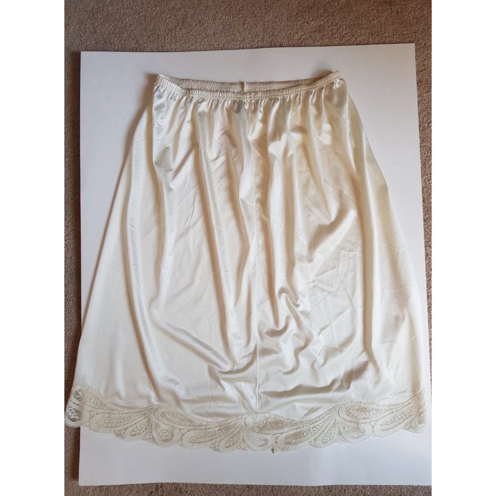 Vintage Vanity Fair Half Slip Nylon Lace Skirt